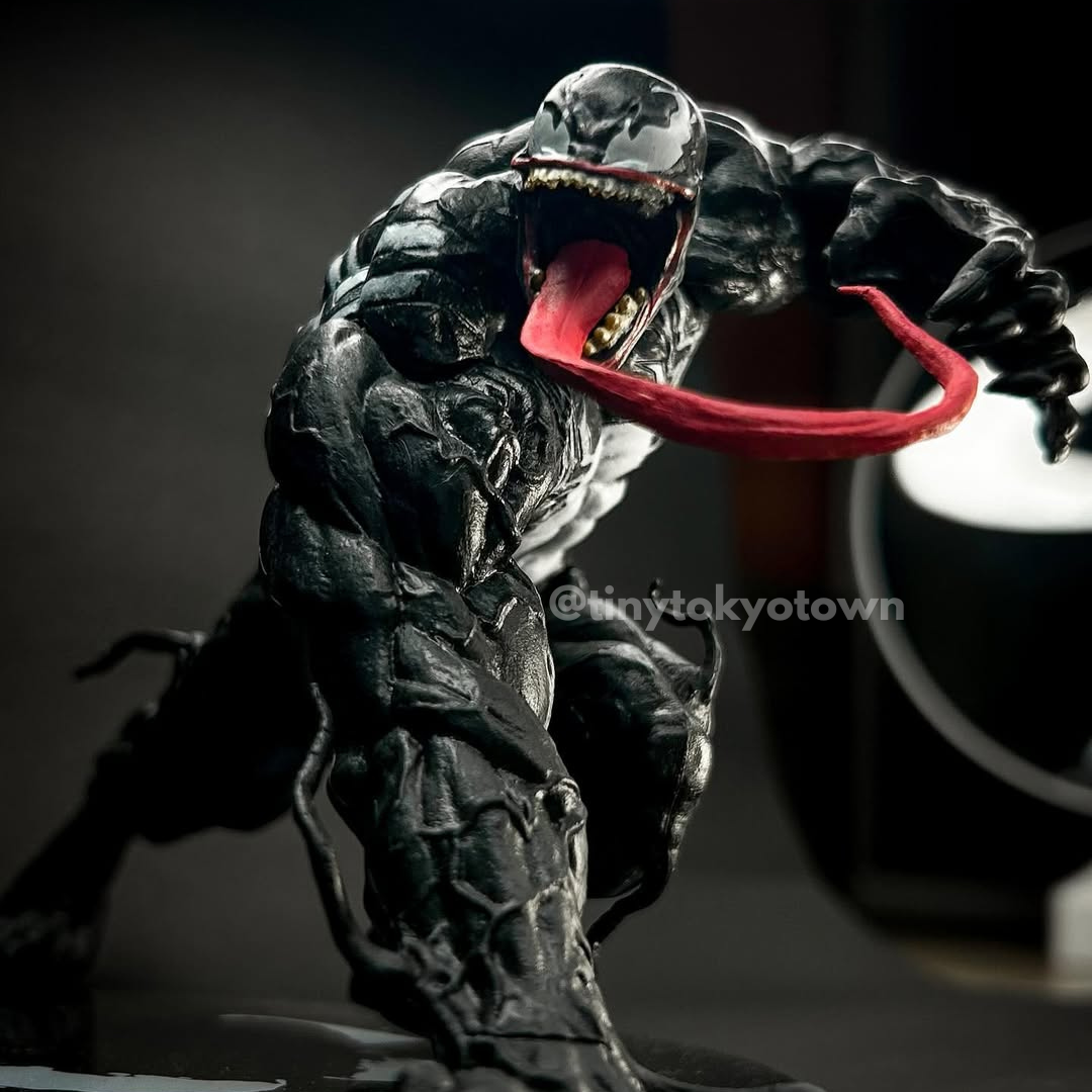 Marvel - Venom Action Figure