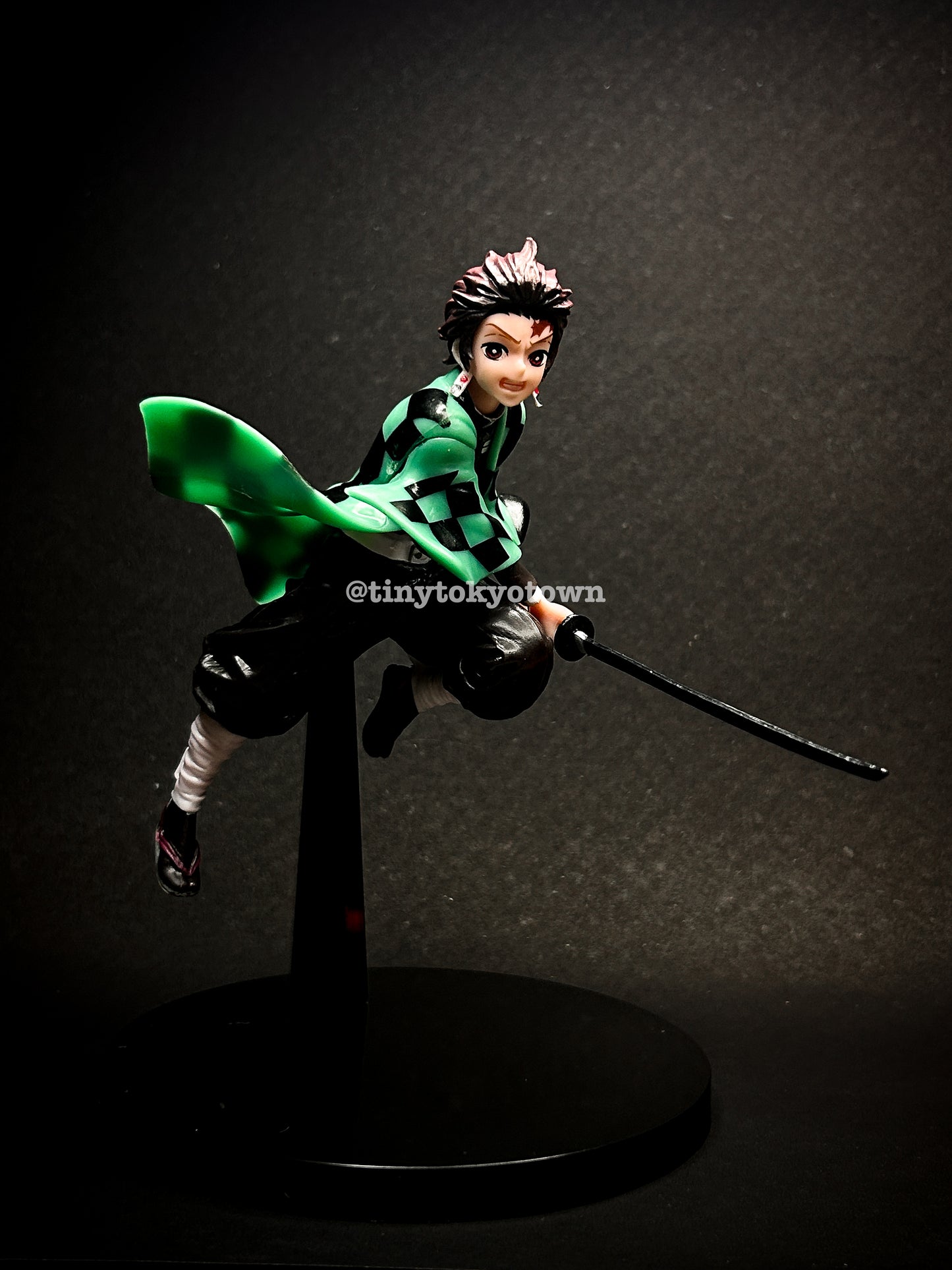 Demon Slayer - Tanjiro mid-air Strike Action Figure