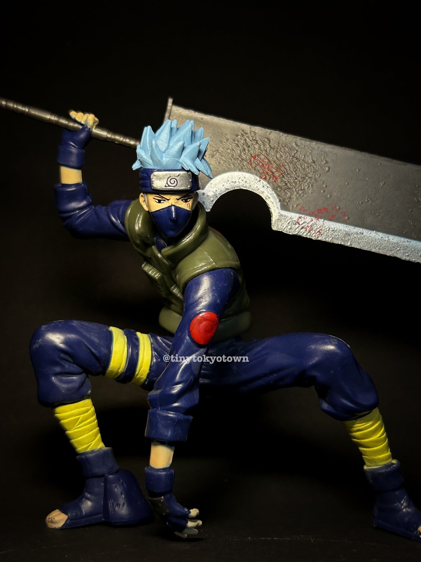 Kakashi wielding the Executioner’s Blade Action Figure