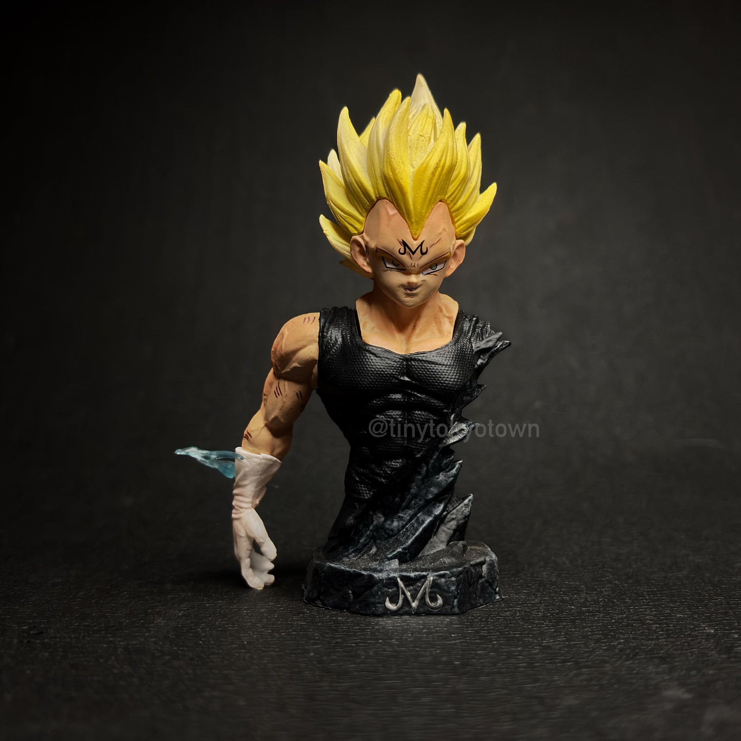 DBZ - Majin Vegeta – Dual Display Edition